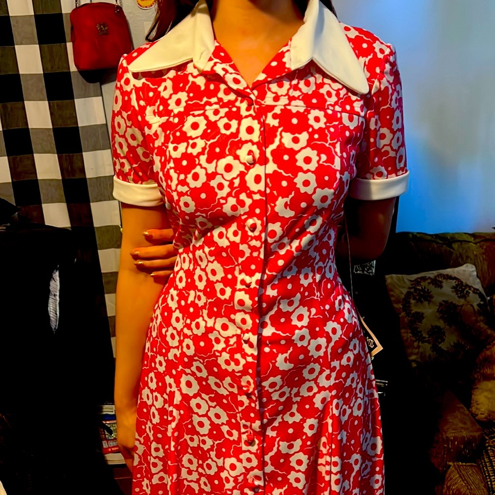 Original manufacturer and fabric tags and store tags